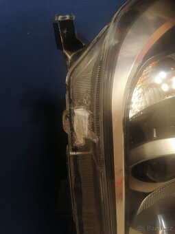 Prave přední světlo na Toyota Hilux mk8 - 3