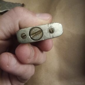 Starý benzinový zapalovač - 3