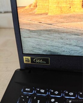 Herní notebook Acer Nitro V 15 (ANV15-51-55LR) - 3