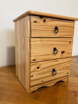 Prodám dřevěnou komodu/ noční stolek - 3