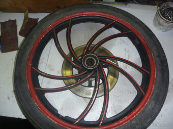 přední kolo 2,75x18 - 3