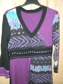 Dámské fialovo černé teplé šaty vel. 40/M - 3