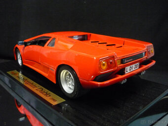 Lamborghini Diablo červené Maisto 1/18 - 3