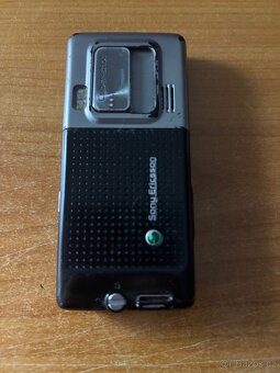 Sony Ericsson C702 - 3