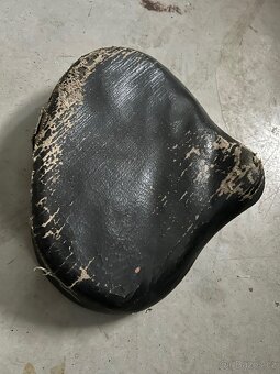 Sedlo ČZ 150C, Pérák původní stav originál - 3