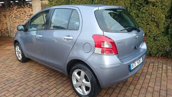 Toyota Yaris sport - 3