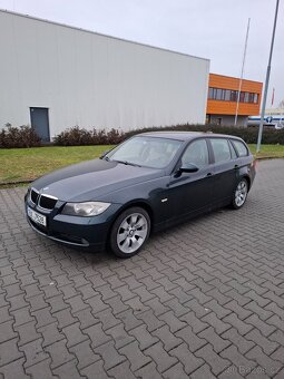 prodám BMW e91 320i 110kw manual - 3