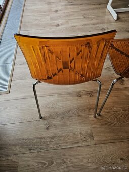 4 plastové židle - 3