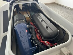Vodní skůtr Yamaha 1200GP bez vleku - 3