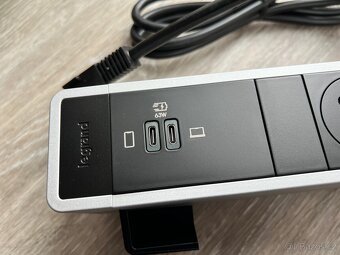 Legrand INCARA On Desk stolní zásuvkový blok s nabíječkou - 3