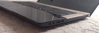 Acer Aspire V3-771G - Intel i7, 17"LCD, 1TB SSD - 3