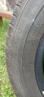 prodám 1 kus zimní pneu Barum 205/65R16 C-03 - 3