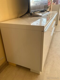 IKEA tv stolek Besta Burs - 3