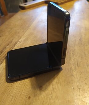 Samsung galaxy Zflip 4 128GB - 3