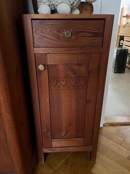 Modřínové skříně + stolky - 3