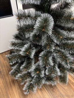 Umělý vánoční stromek - 3