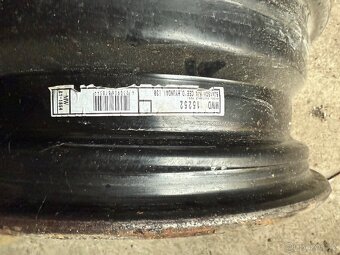 Ocelove rafky Hyundai i 30 15” - 3