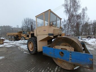 Vibrační válec ZTS VV 100 - 3