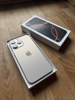 Apple iPhone 16 Pro Max zlatý - 3