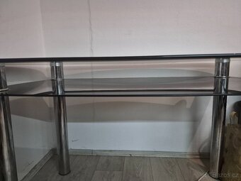 Skleněný jídelní stůl - 3