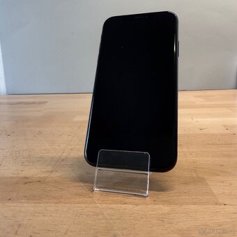 iPhone XR 64GB, černý (12 měsíců záruka) - 3