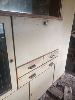 Starý kredenc - 3