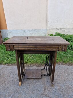 Šicí stroj PFAFF - 3