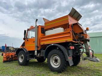 MERCEDES BENZ UNIMOG + SYPAČ A RADLICE , R.V.2000 - 3