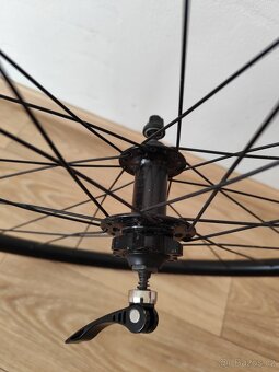 Přední kolo 29" Bontrager kovee TLR - 3