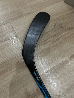 ✅HOKEJKA - BAUER NEXUS E4 ako SYNC - P92 - 77 FLEX - 162 CM✅ - 3