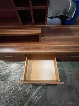 TV stolek vč. nástavby + police - 3