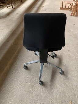 Prodám kancelářskou židli Duba B8 - 3