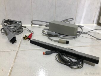 Nintendo Wii set – konzole, ovladače, board + 4 hry - 3