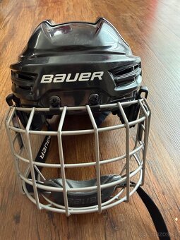 Hokejová helma - 3