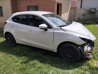 Mazda 2 na náhradní díly - 3