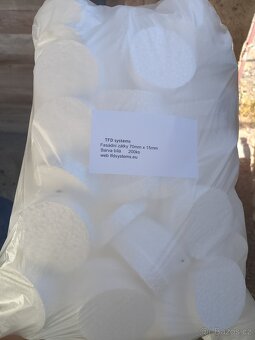 Fasádní zátky - 3