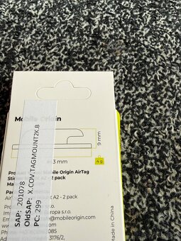 O2 AirTag sticker a2 pack black 2 kusy - 3