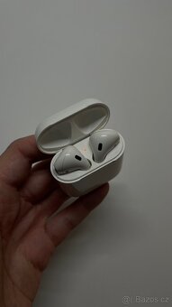 Apple AirPods 2 s lightning nabíjecím pouzdrem - 3