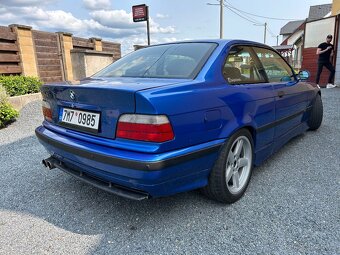 BMW e36 328i coupe - 3
