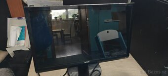 Stolní PC ASUS + 22" monitor Acer + klávesnice – SSD, 8 GB - 3