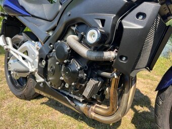 Suzuki GSR 600 - 3