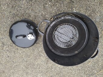 Zahradní gril na dřevěné uhlí, tříroštový, s teploměrem - 3