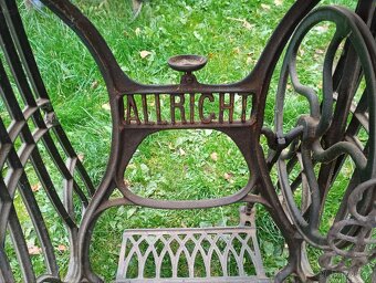 Starý šicí stroj Allricht - 3