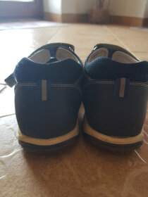 Protetika chlapecké kožené sandály s pevnou patou vel 38 - 3