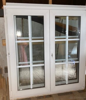 2ks plastové okna s mřížkou - 124x137 cm - 3