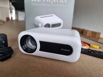 Prodám zcela nový LED projektor AAO YG330 - 1500 lumenů - 3