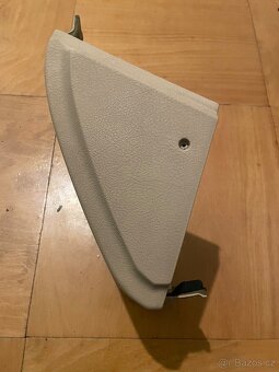 Kožená část vedle volantu e39 - 3