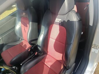 Prodám sedačky Fiesta ST150 - 3