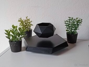 Levitujúci kvetináč - 3