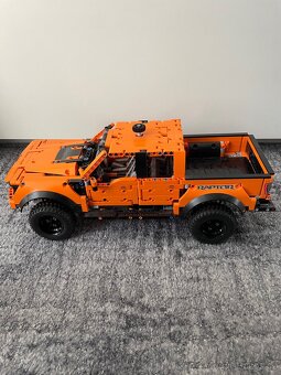 LEGO Ford F-150 Raptor 42126 - 3